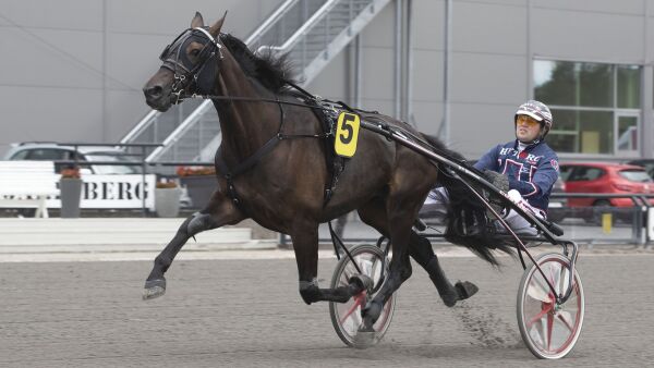To sterke "slagskudd" rett i kassa fra team Gundersen.