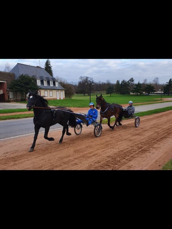 Tre timer fast i ulykke