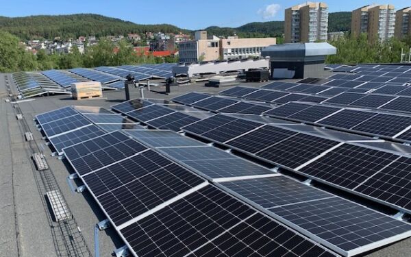 Solceller skal halvere kostnadene