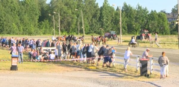 - Er for voksne - ikke barn