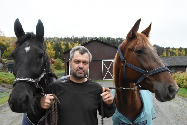 Creek's Toxic bedekkes med Moni Viking