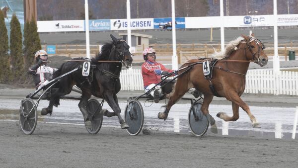 - Han er en liten primadonna
