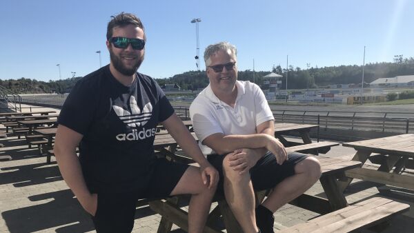 Stenger restauranten og åpner tråkka