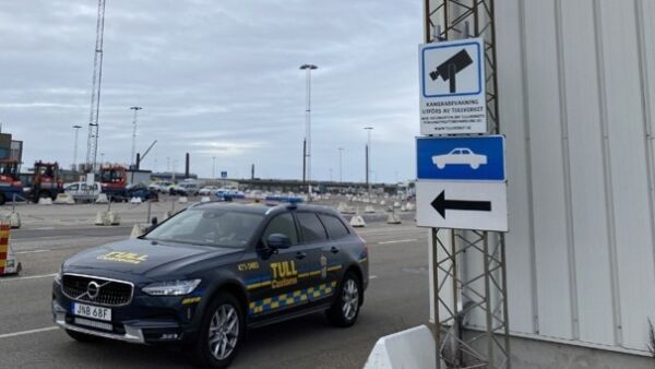 Sverige stenger grensene