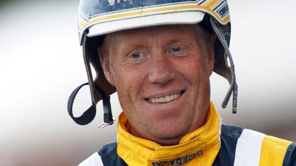 Heder, flytter og comeback