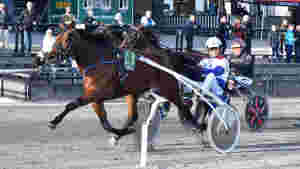 God dronning med lynrask sisterunde