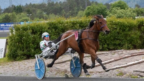 - Tror hun har hostet fra seg