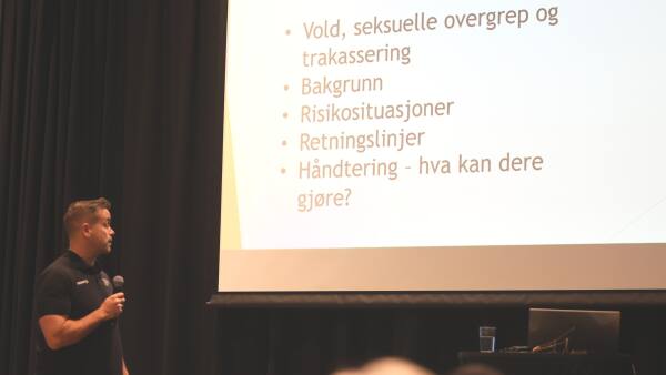 Mener hestesporten er utrygg for jenter