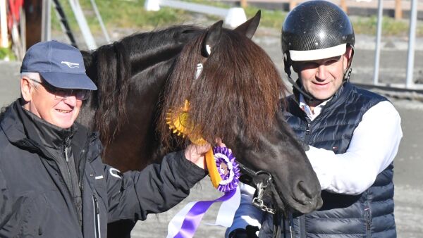 Krever 9.500 kroner