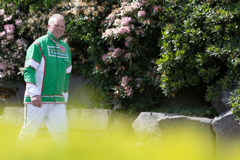 Tom Erga stiller med tolv stallhester