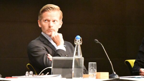 Høyre og Venstre slo retrett om Rikstoto