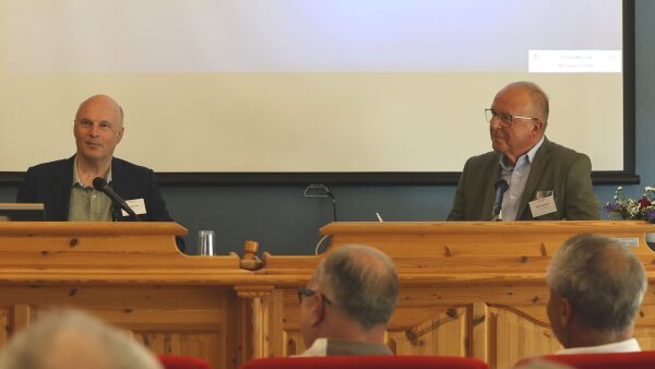 Skal dele erfaringer i en tøff tid