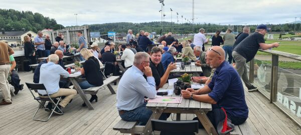 Fest hos Tjomsland