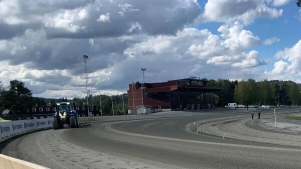 Klager på banen