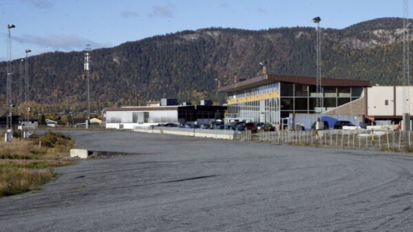 Utsetter salget av travbanen
