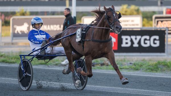 Smilte og vinket farvel til de andre