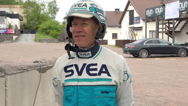 Nå er han satt på sidelinjen