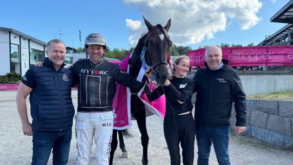 - Plutselig overrasker vi
