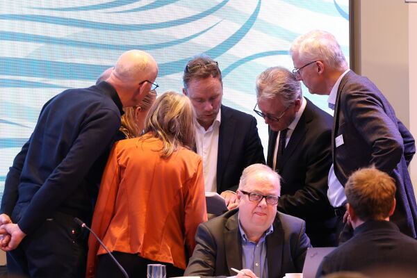 Stemme-rør rundt ansattes representant