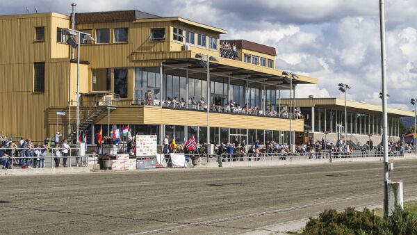 Første pluss på fem år