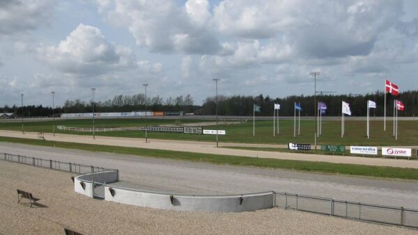 Vil bygge 1.400 meters bane