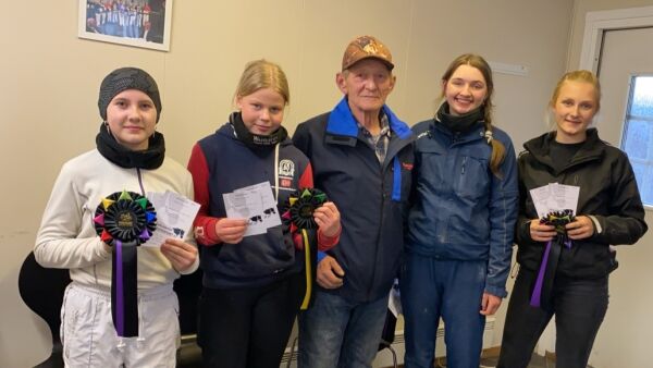 Her settes han pris på av ponniungene