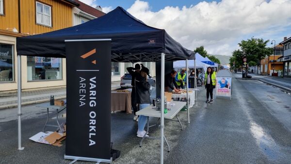 Bygger opp til fest