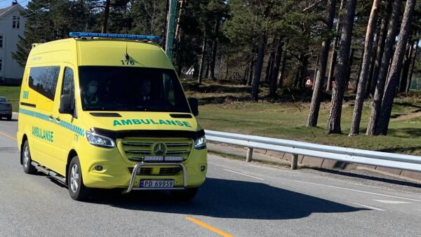 Hardt skadd i ulykke med hestehenger