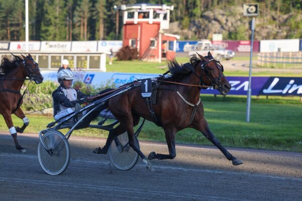Måtte gi tapt for Bonussøster
