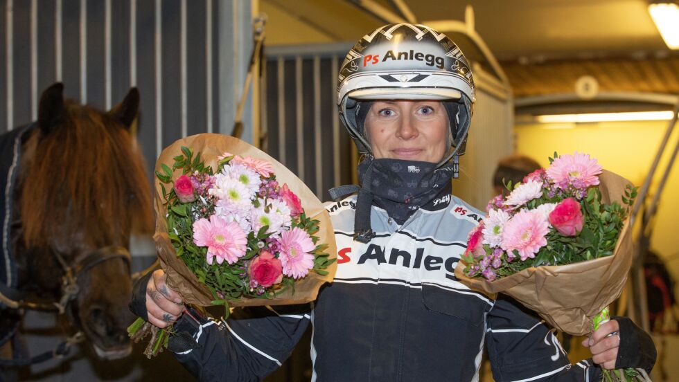 Det har blitt noen blomsterbuketter på Martine Finsand i år.
 Foto: hesteguiden.com