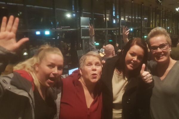 Full klaff på damenes aften