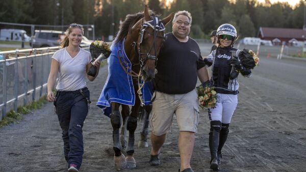 Cool Canadian og Malin Berås vant helenkelt