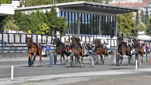Skjerper coronareglementet