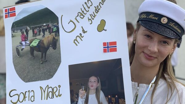 Travstudenter klare, slapp alvorlige skader og ingen nåde