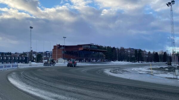 Avlyser og flytter to løpsdager