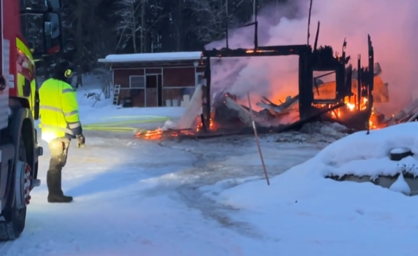 Bredside mot Rikstoto, snøkaos og kan bli lenge borte